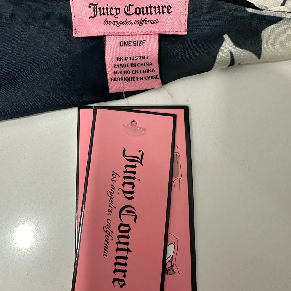 JUICY COUTURE Lily Floral Square NWT Scarf in Black/Grey White 36